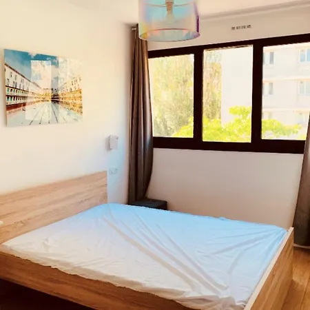 Spacious Of 85 M2 With Balcony